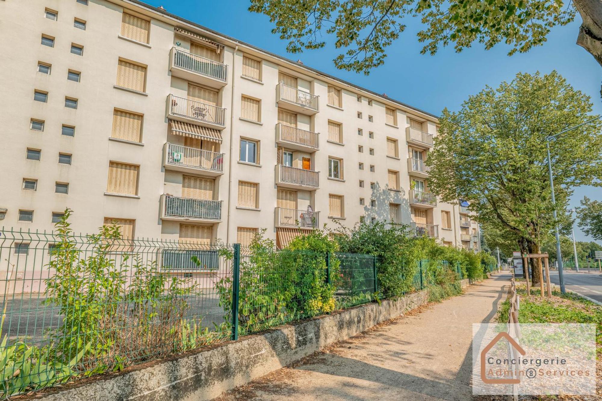 Appartamento Jolie T3 50m²  Vénissieux Esterno foto
